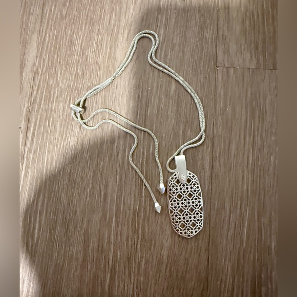 Kendra Scott Inez Adjustable Pendant Elegant Silver Pendant Necklace - Picture 1 of 3